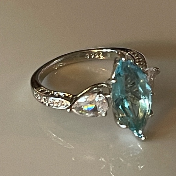 Gorgeous Blue Marquise 925 Silver Cubic Zirconia Cocktail, Statement Ring - Picture 9 of 13